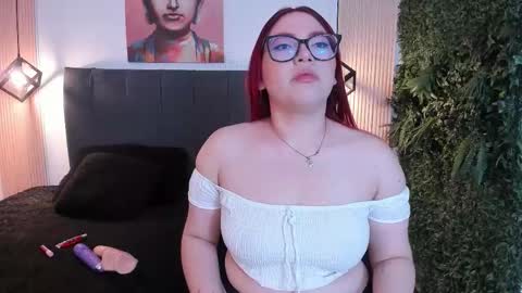 velvetscarlett online show from March 9, 12:32 pm