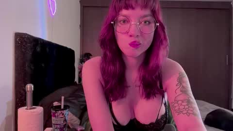 Lanna   online show from October 16, 12:27 pm