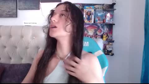 Snapshot of venusandfantashi_gh1 chatting on February 9, 5:43 pm venusHelp me reach 100 like honey online show from February 9, 5:43 pm