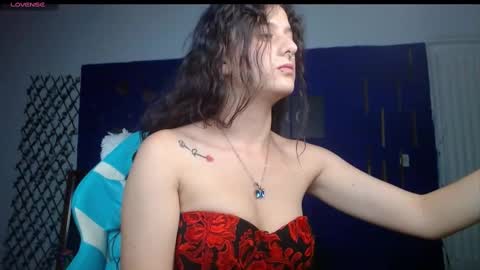 Snapshot of venusandfantashi_gh1 chatting on October 5, 3:37 am venusHelp me reach 100 like honey online show from October 5, 3:37 am