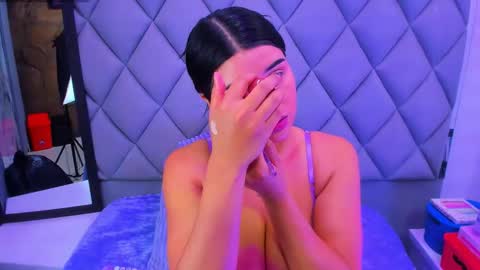 Venusowen  online show from December 2, 2:15 pm