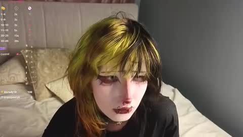 Erica online show from November 16, 9:17 pm