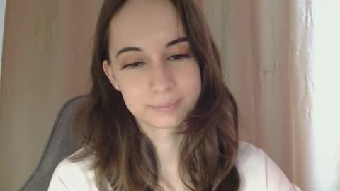 Una online show from March 4, 1:52 pm