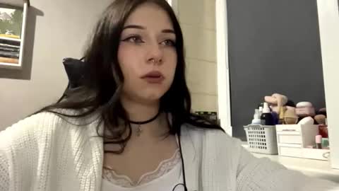 Lily online show from February 5, 3:15 pm