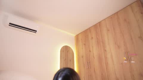 Veronica online show from December 22, 2:35 pm