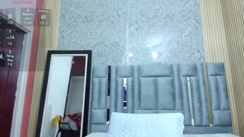 Veronica online show from December 18, 12:44 pm