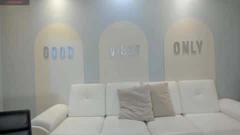 veronicablue1 online show from December 15, 10:11 am