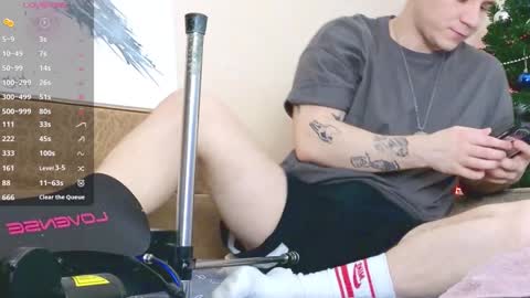 Snapshot of vers_gay chatting on December 28, 4:52 pm Ethan online show from December 28, 4:52 pm
