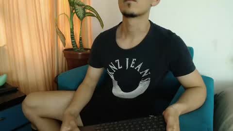 versatileguuy online show from April 16, 9:50 pm