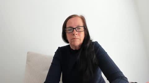 verysassypeachgoddess online show from May 7, 2:57 pm