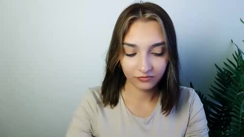 Snapshot of veryveryshygirl chatting on October 8, 1:17 pm Ana online show from October 8, 1:17 pm