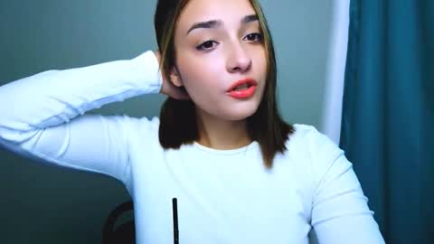 Ana online show from November 17, 1:24 pm