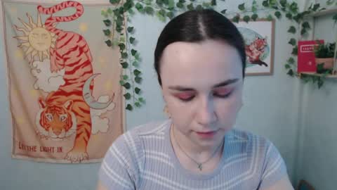 veryveryvery_shy online show from June 4, 5:46 am