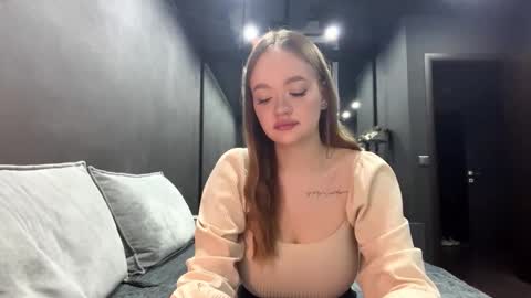 Esta online show from November 11, 4:20 pm