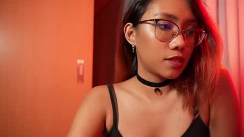 Vexa Nyx online show from May 25, 2:45 pm