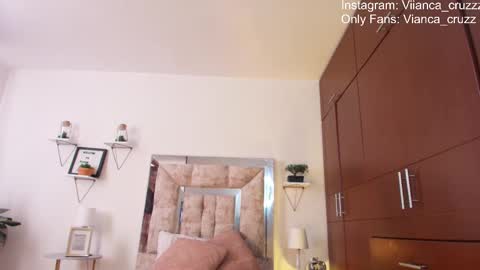 Vianca Cruz online show from October 6, 1:29 pm