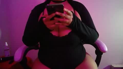 vibe_xxxo online show from March 2, 7:15 am