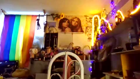 V I B R A N D A online show from March 12, 2:54 pm