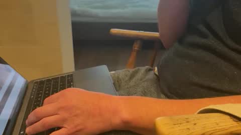 Snapshot of vic42hard chatting on October 3, 9:06 am vic42hard online show from October 3, 9:06 am