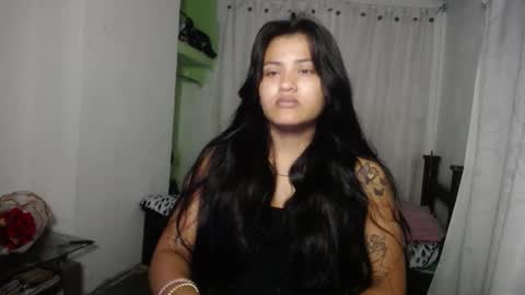 nahomy online show from November 4, 7:10 am