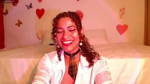 Snapshot of vicky_crazy chatting on February 17, 11:43 pm Vicky online show from February 17, 11:43 pm