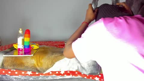 vicky manuela online show from May 9, 8:20 am