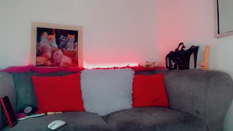 vickygill_ online show from March 11, 11:15 pm