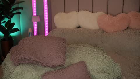 vickysecret96 online show from April 16, 8:09 pm