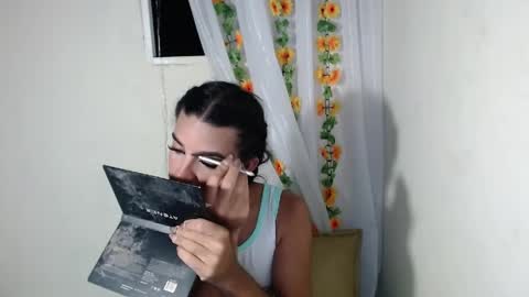 vickyxdany online show from April 15, 11:16 pm