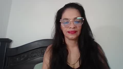 VICTORIA online show from February 16, 5:15 pm