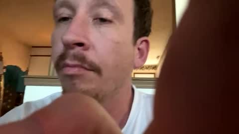 vicrobertson595 online show from December 5, 6:27 pm