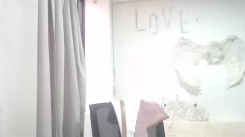 Snapshot of victoria25_meester chatting on September 22, 8:35 pm Hi guys Im victoria Be the one who can control me in PVT online show from September 22, 8:35 pm