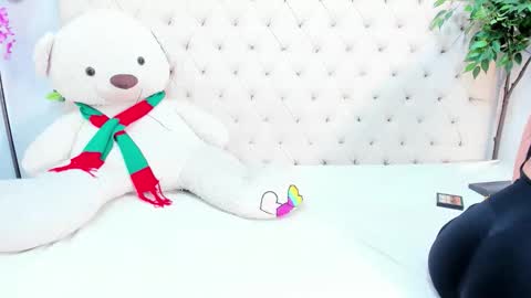 Victoria online show from November 26, 7:54 pm