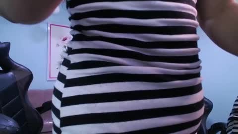 Snapshot of victoria_hernandez_t chatting on October 15, 1:56 pm Victoria online show from October 15, 1:56 pm