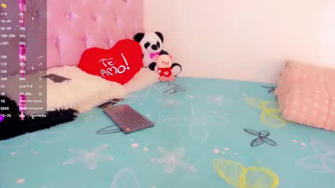 Snapshot of victoria_kastelo chatting on December 18, 7:08 pm Victoria online show from December 18, 7:08 pm