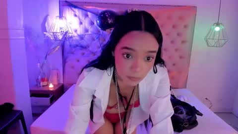 Snapshot of victoria_kitt chatting on October 18, 11:09 pm victoria_kitt online show from October 18, 11:09 pm