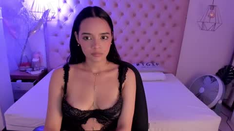 Snapshot of victoria_kitt chatting on September 29, 10:53 pm victoria_kitt online show from September 29, 10:53 pm