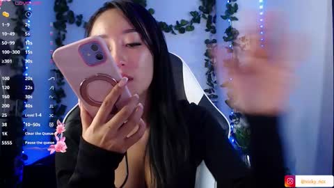 Victoria  online show from November 6, 4:04 am