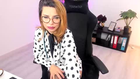 Victoria online show from November 4, 5:20 am