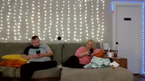 Snapshot of victoriaandjesse chatting on February 28, 4:21 am Victoria and Jesse online show from February 28, 4:21 am