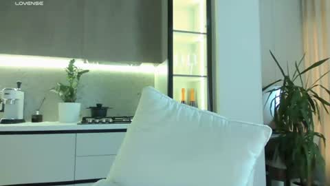 Miss V online show from June 17, 5:56 am