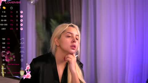 Snapshot of victoriamorrone chatting on March 10, 4:07 am Diddy online show from March 10, 4:07 am