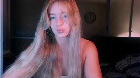 Snapshot of victoriande chatting on October 11, 12:21 pm Eva and Victor online show from October 11, 12:21 pm
