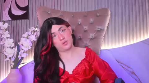 victoriastrom  online show from June 18, 1:05 pm