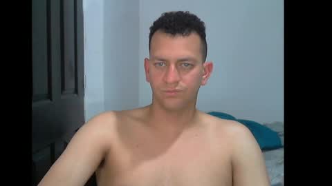 victormanuelq_1 online show from March 17, 8:47 pm