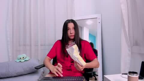 viictoriiasaenz online show from April 8, 6:16 am