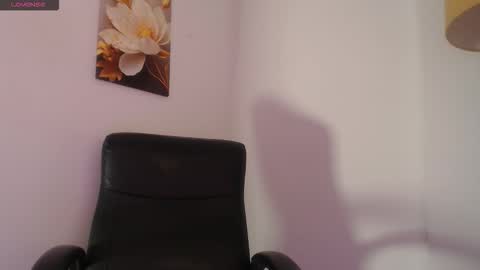 VIOLET  online show from March 11, 2:20 pm