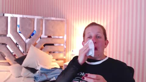 Violeta online show from December 18, 2:32 am