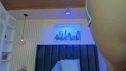 Viiolett online show from October 2, 8:40 pm