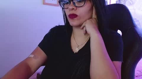 viioleta online show from March 7, 1:09 am